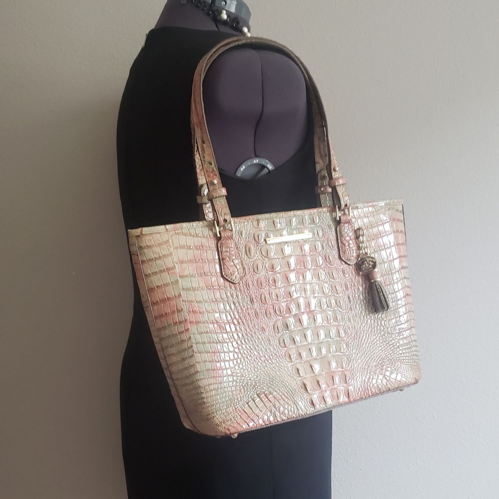 ✔SOLD 🆕️👜Brahmin- Medium Asher - Picture 3 of 8